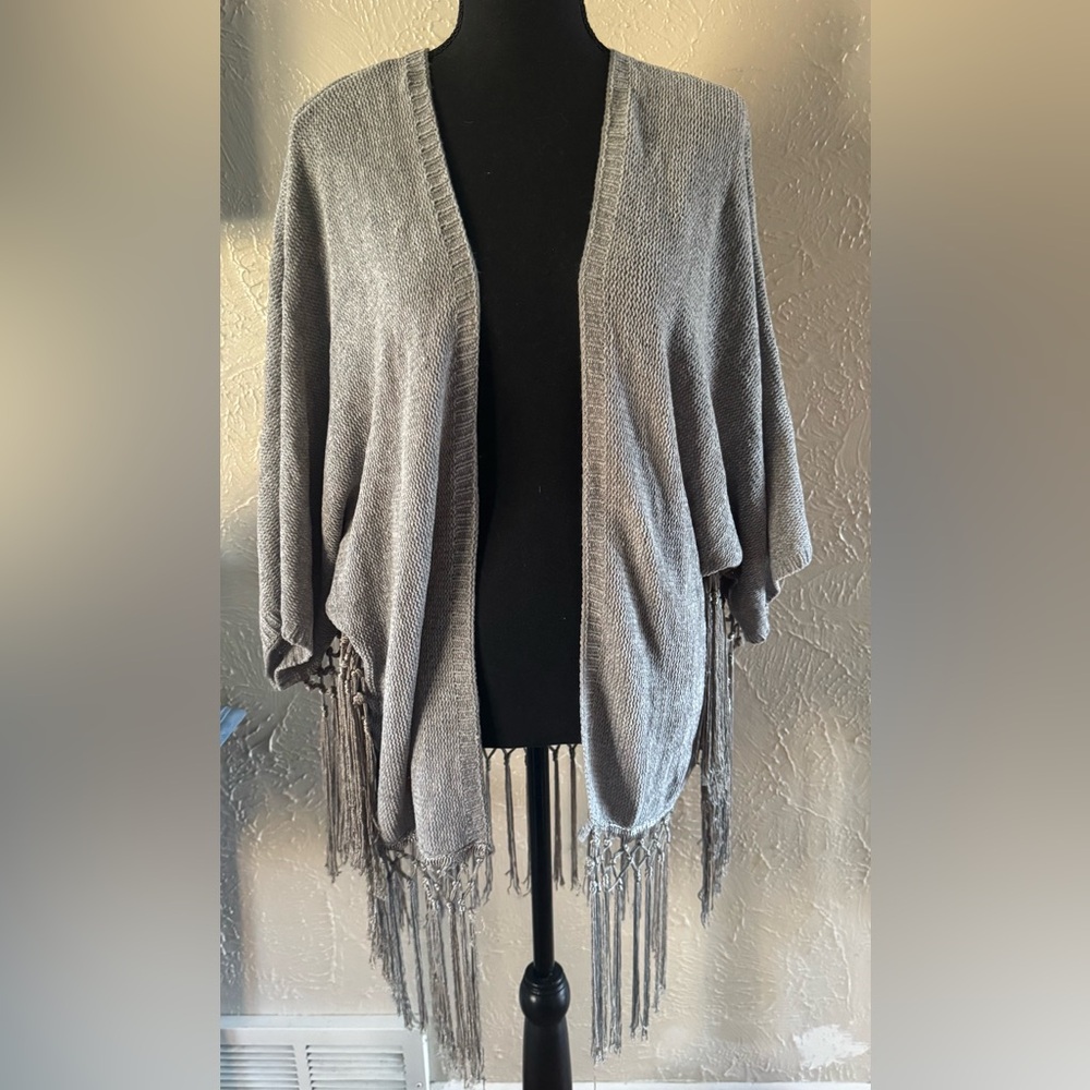 🤍BETTY & CO. Tassel Fringe Knit Shawl Wrap🤍 ~One Size